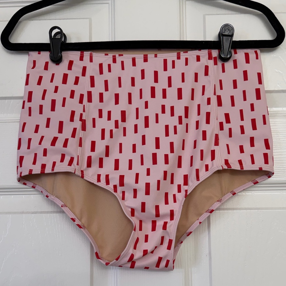 Kortni Jeane dash mid rise bottoms | Size Medium